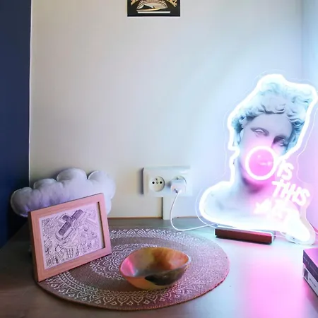 Charming Themed Loft - Cosmic - 18 * Parijs